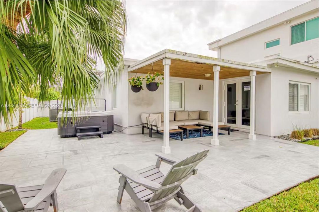 For Rent: $5,600 (3 beds, 2 baths, 1721 Square Feet)