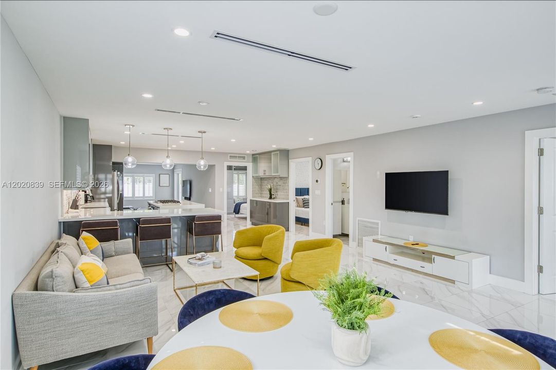 For Rent: $5,600 (3 beds, 2 baths, 1721 Square Feet)