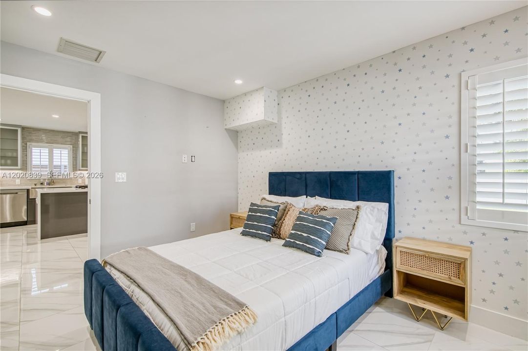 For Rent: $5,600 (3 beds, 2 baths, 1721 Square Feet)