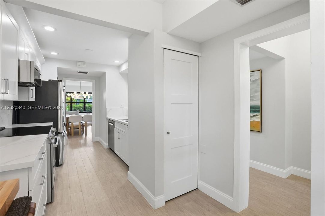 For Sale: $579,000 (2 beds, 2 baths, 1449 Square Feet)