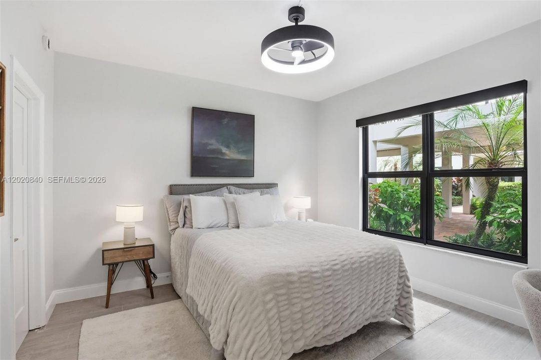 For Sale: $579,000 (2 beds, 2 baths, 1449 Square Feet)