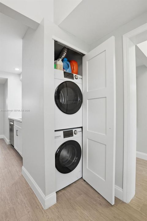 For Sale: $579,000 (2 beds, 2 baths, 1449 Square Feet)