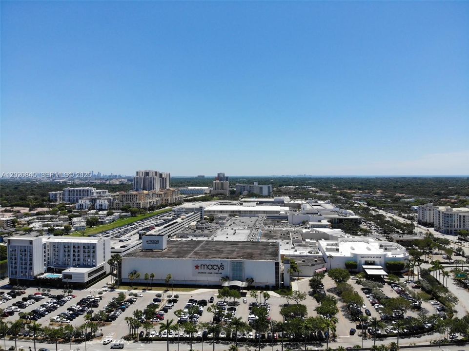Active With Contract: $239,900 (1 beds, 1 baths, 648 Square Feet)