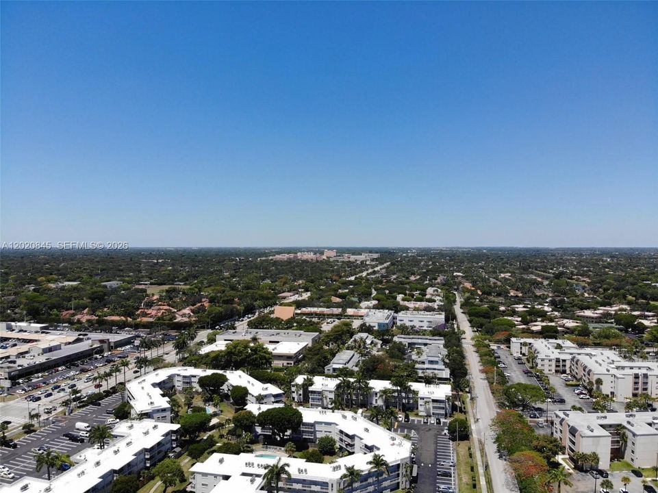 Active With Contract: $239,900 (1 beds, 1 baths, 648 Square Feet)
