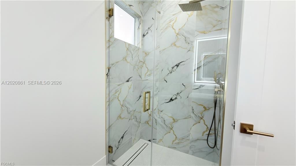 GUEST SHOWER