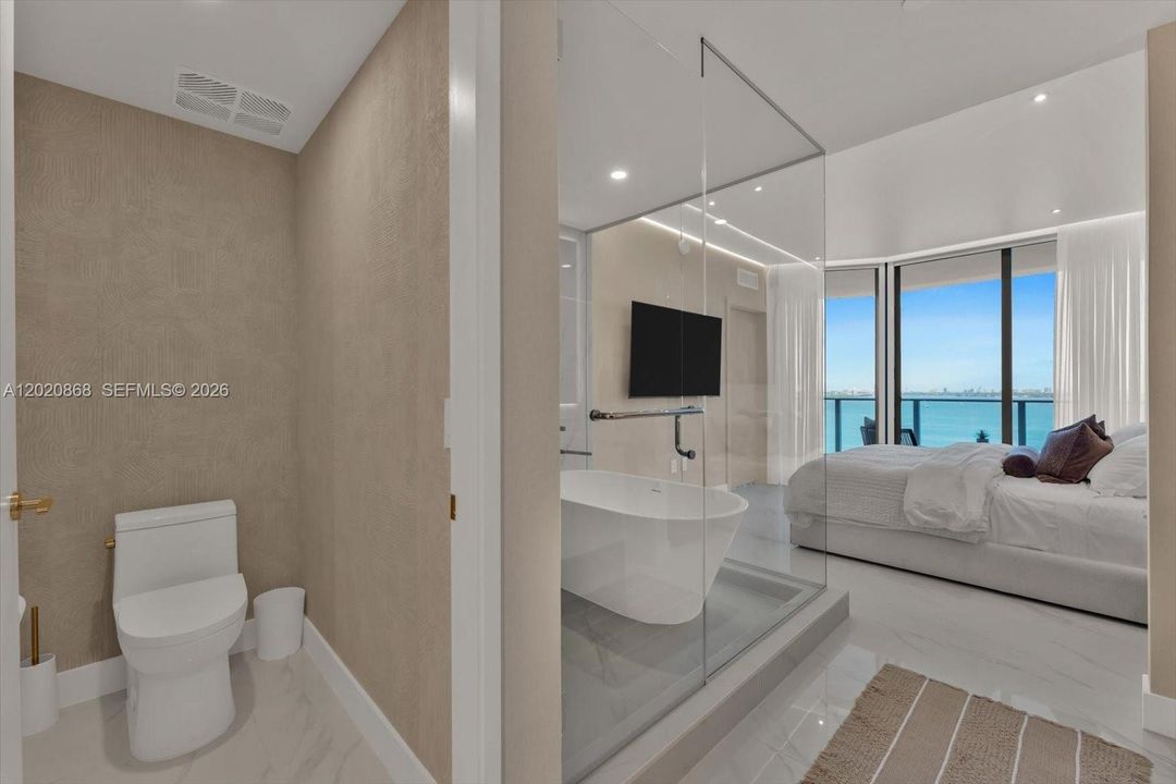 В аренду: $12,800 (2 спален, 3 ванн, 1542 Квадратных фут)