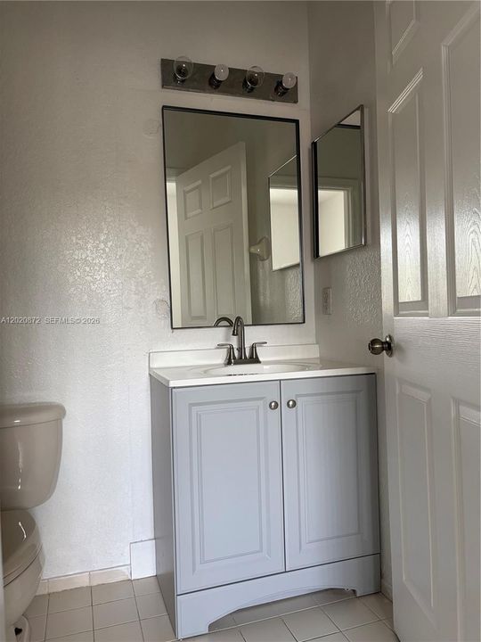 En Venta: $349,000 (2 camas, 2 baños, 1214 Pies cuadrados)