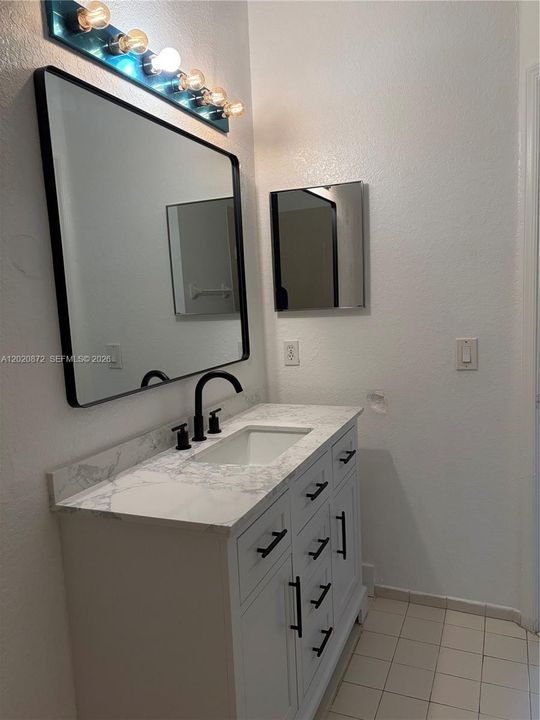 En Venta: $349,000 (2 camas, 2 baños, 1214 Pies cuadrados)
