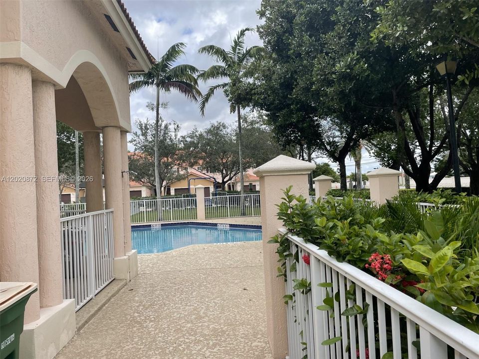 En Venta: $349,000 (2 camas, 2 baños, 1214 Pies cuadrados)