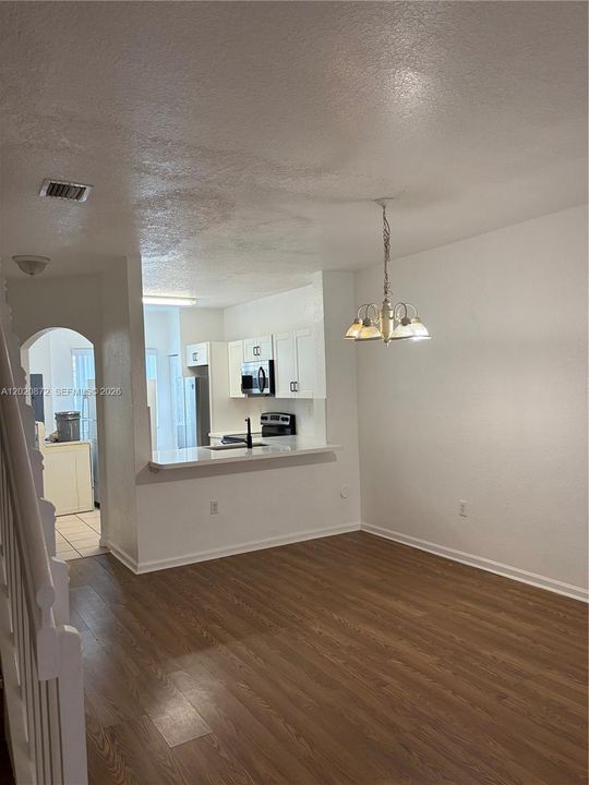 En Venta: $349,000 (2 camas, 2 baños, 1214 Pies cuadrados)