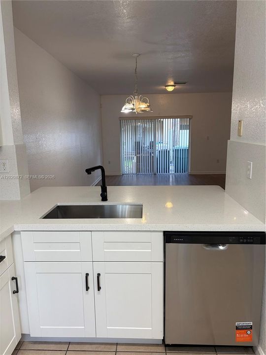 En Venta: $349,000 (2 camas, 2 baños, 1214 Pies cuadrados)