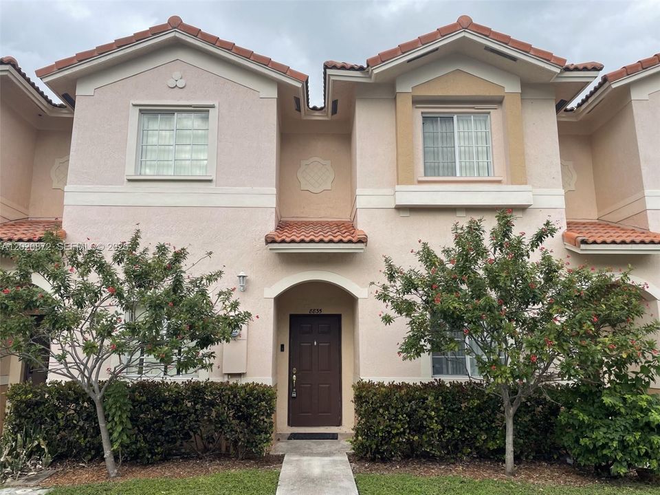 En Venta: $349,000 (2 camas, 2 baños, 1214 Pies cuadrados)