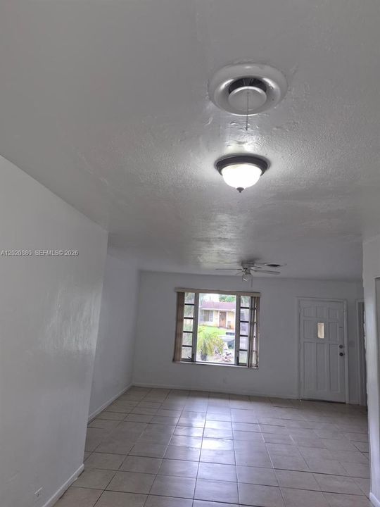 В аренду: $3,200 (3 спален, 2 ванн, 1413 Квадратных фут)