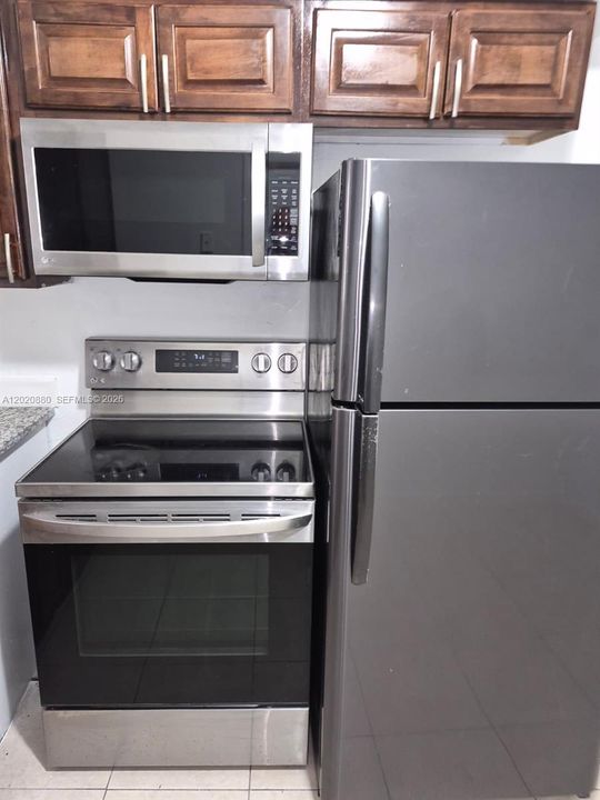 В аренду: $3,200 (3 спален, 2 ванн, 1413 Квадратных фут)