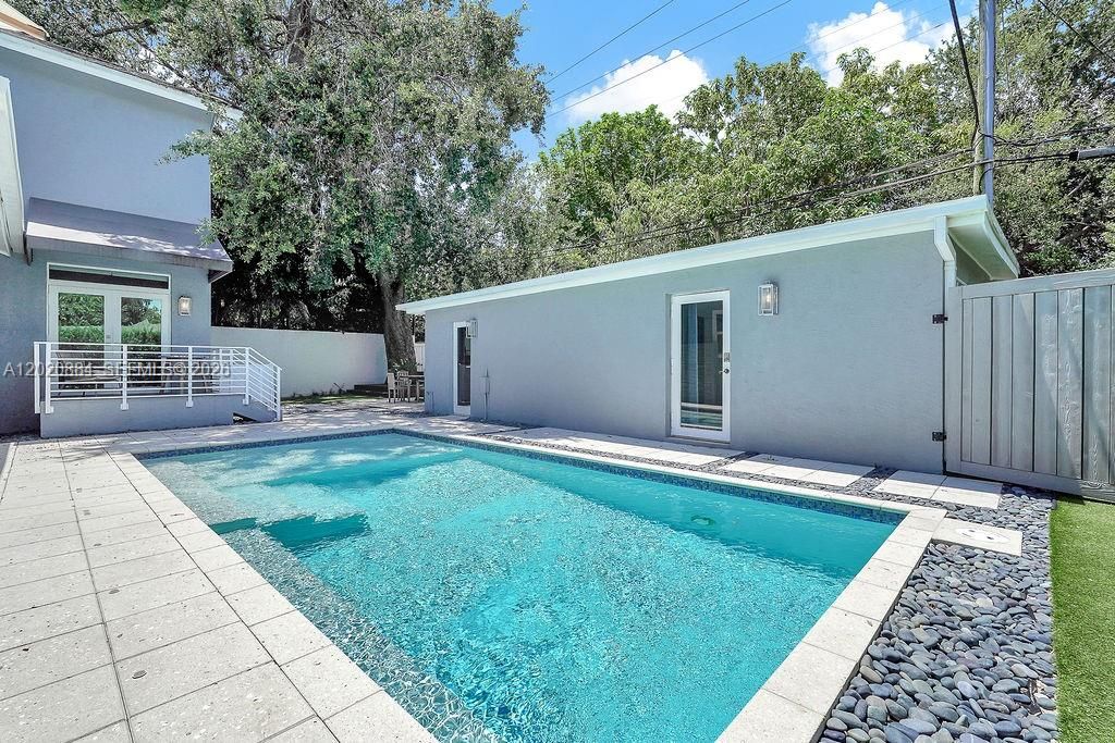 En Venta: $1,855,000 (4 camas, 3 baños, 2438 Pies cuadrados)