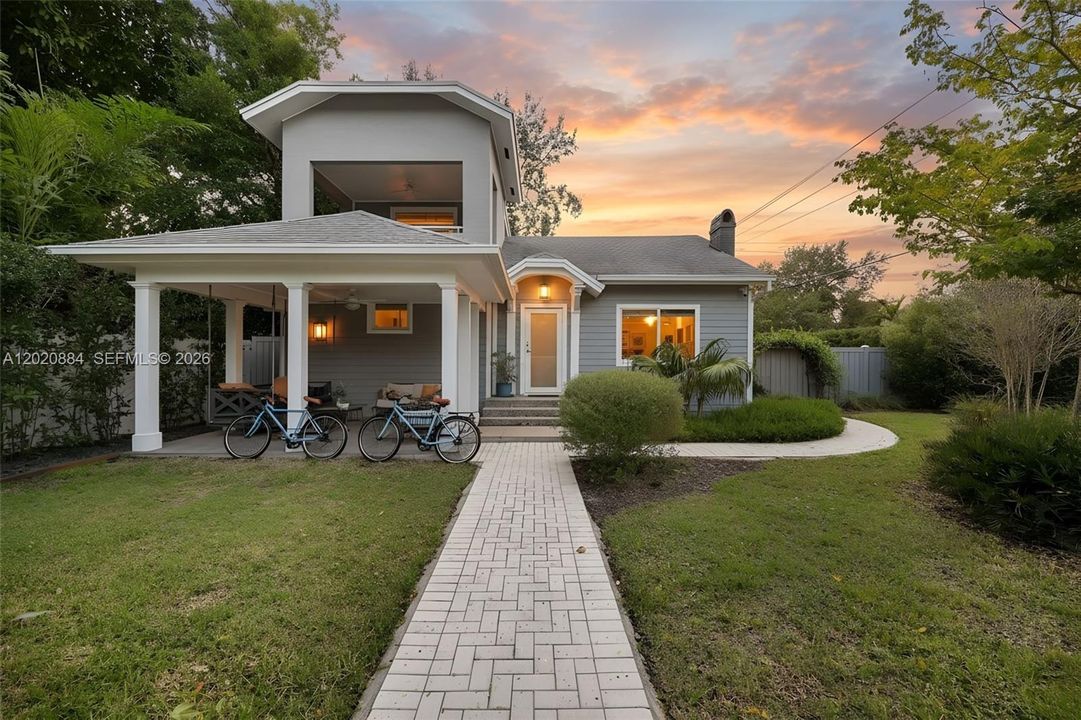 En Venta: $1,855,000 (4 camas, 3 baños, 2438 Pies cuadrados)