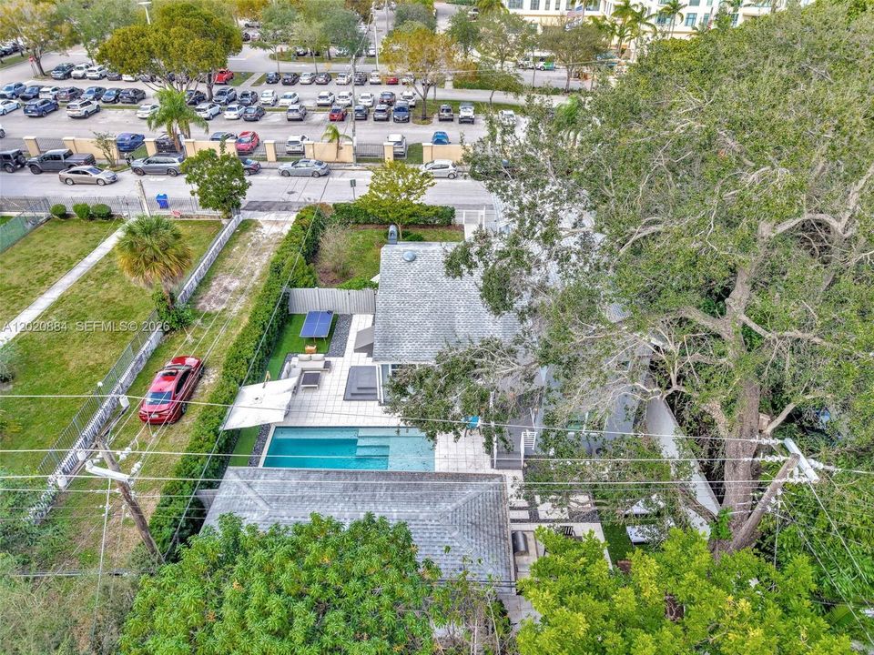 En Venta: $1,855,000 (4 camas, 3 baños, 2438 Pies cuadrados)