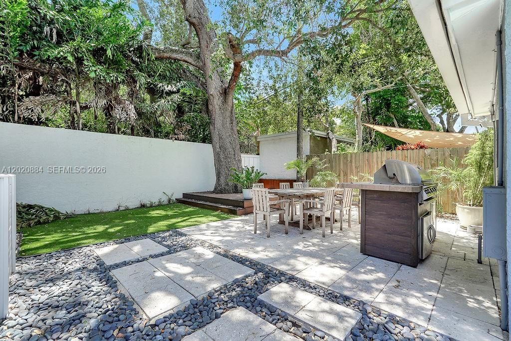 En Venta: $1,855,000 (4 camas, 3 baños, 2438 Pies cuadrados)