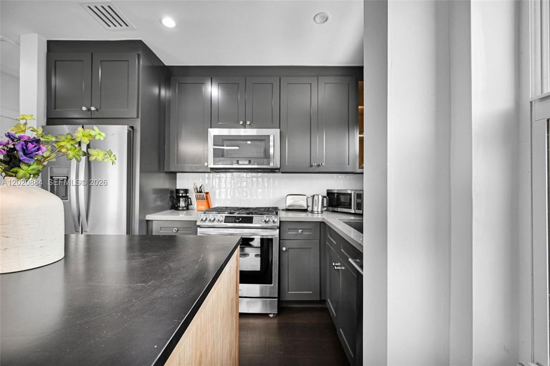 En Venta: $1,855,000 (4 camas, 3 baños, 2438 Pies cuadrados)