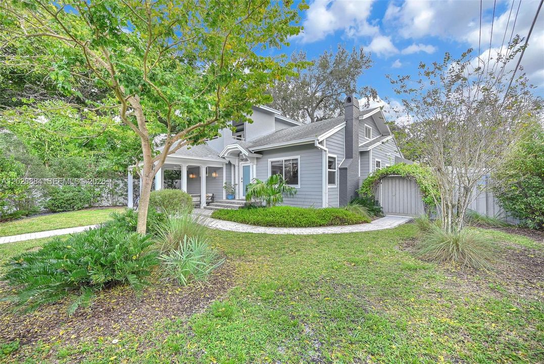 En Venta: $1,855,000 (4 camas, 3 baños, 2438 Pies cuadrados)