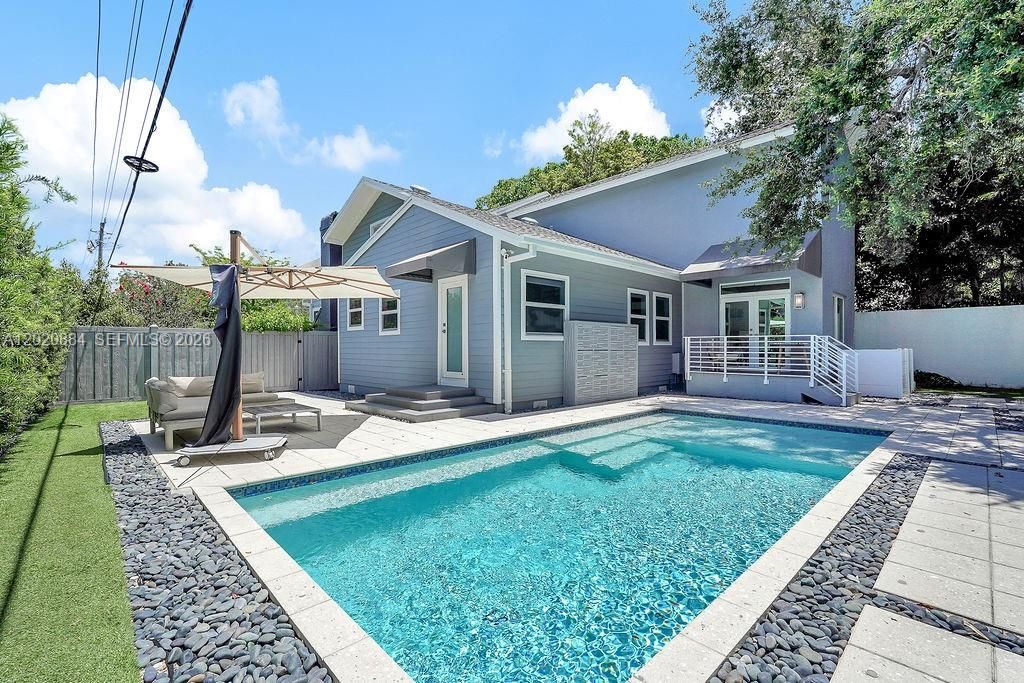 En Venta: $1,855,000 (4 camas, 3 baños, 2438 Pies cuadrados)