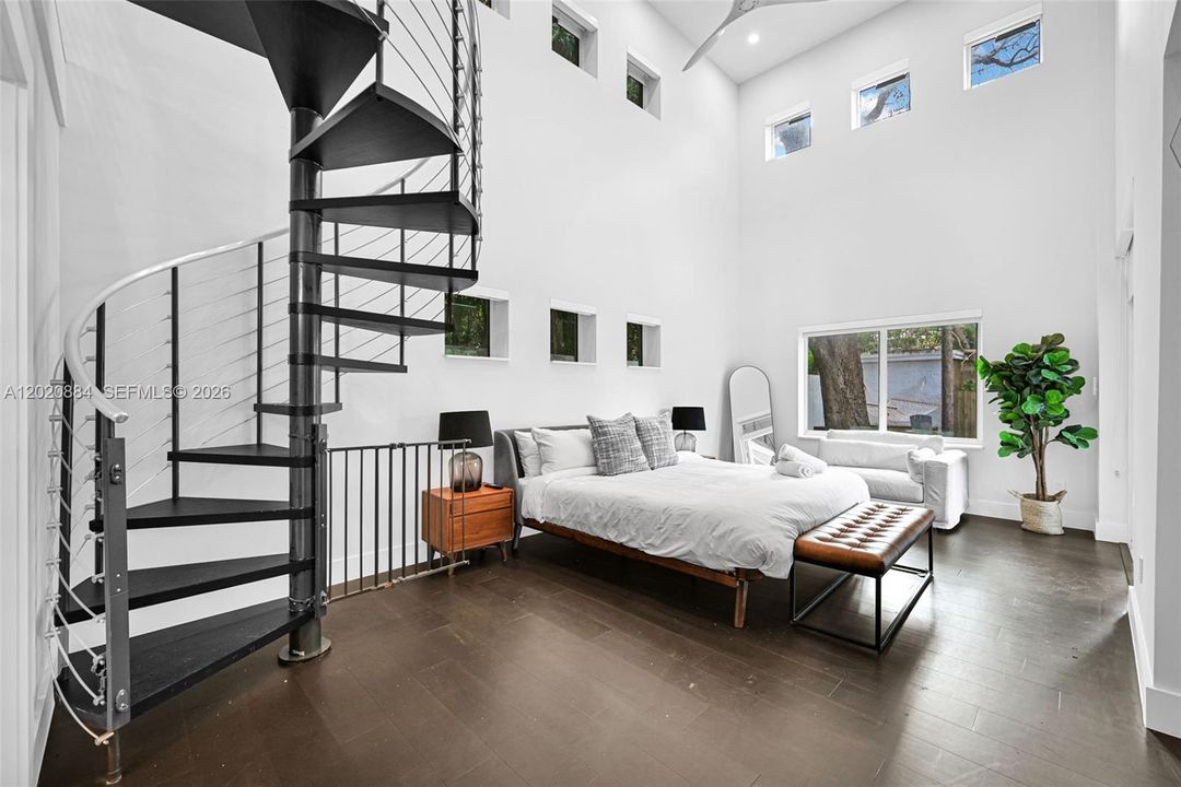En Venta: $1,855,000 (4 camas, 3 baños, 2438 Pies cuadrados)