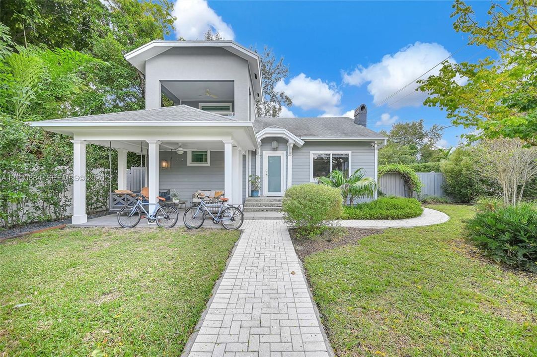 En Venta: $1,855,000 (4 camas, 3 baños, 2438 Pies cuadrados)