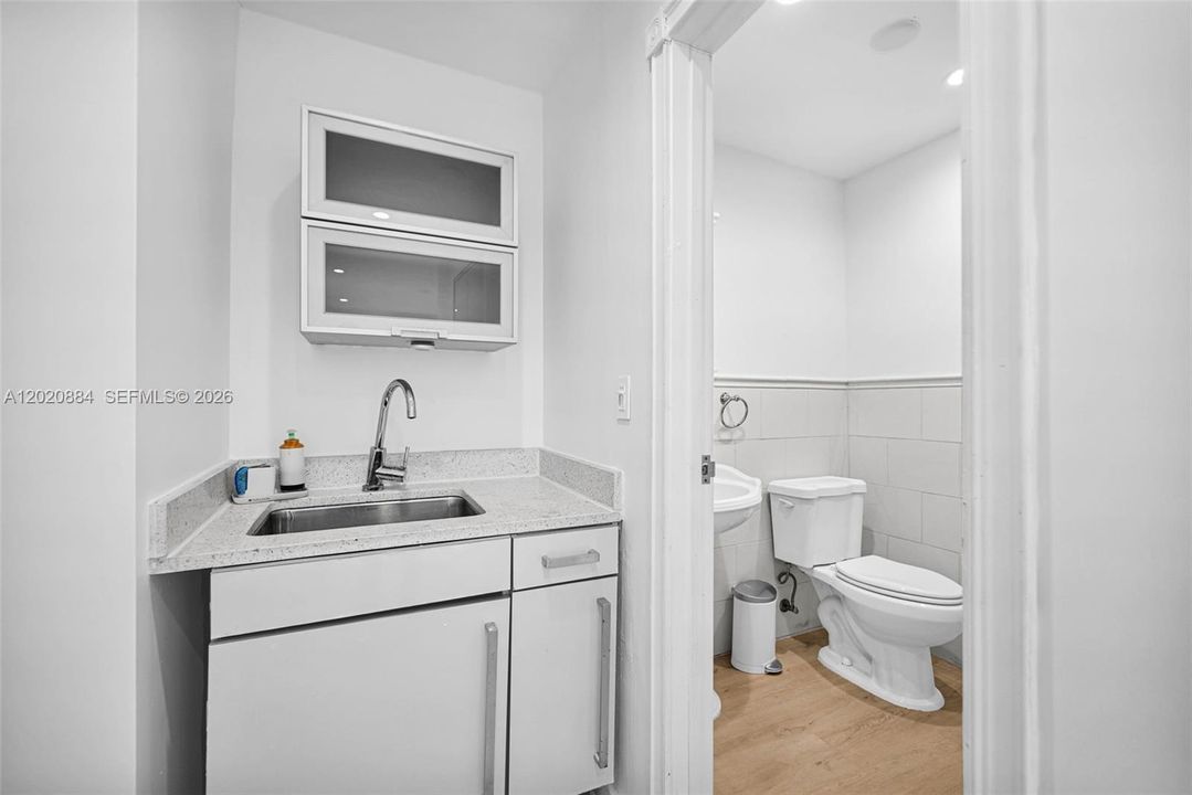 En Venta: $1,855,000 (4 camas, 3 baños, 2438 Pies cuadrados)
