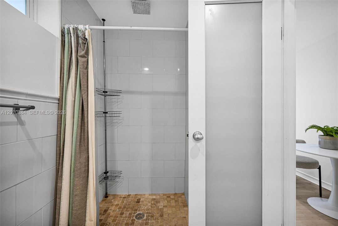 En Venta: $1,855,000 (4 camas, 3 baños, 2438 Pies cuadrados)
