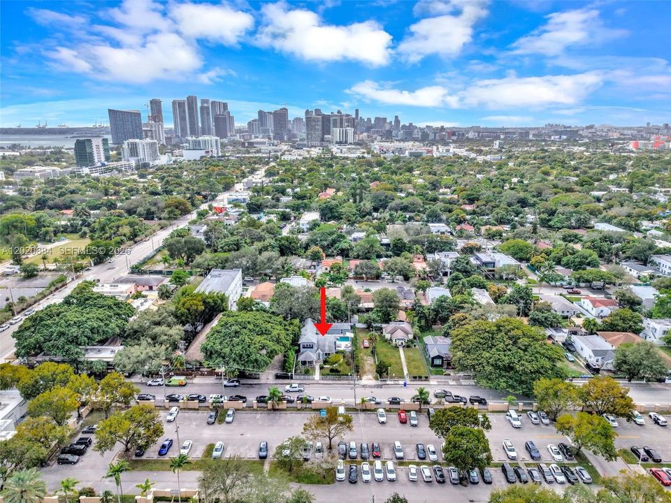 En Venta: $1,855,000 (4 camas, 3 baños, 2438 Pies cuadrados)
