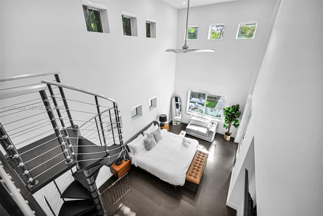 En Venta: $1,855,000 (4 camas, 3 baños, 2438 Pies cuadrados)