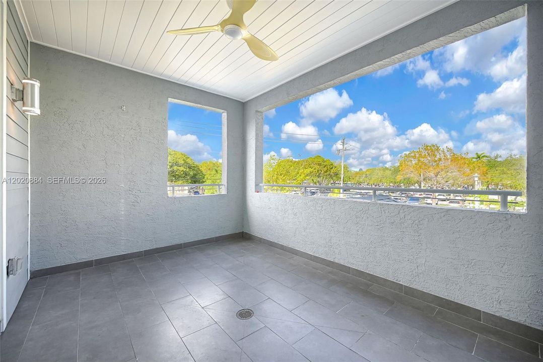 En Venta: $1,855,000 (4 camas, 3 baños, 2438 Pies cuadrados)