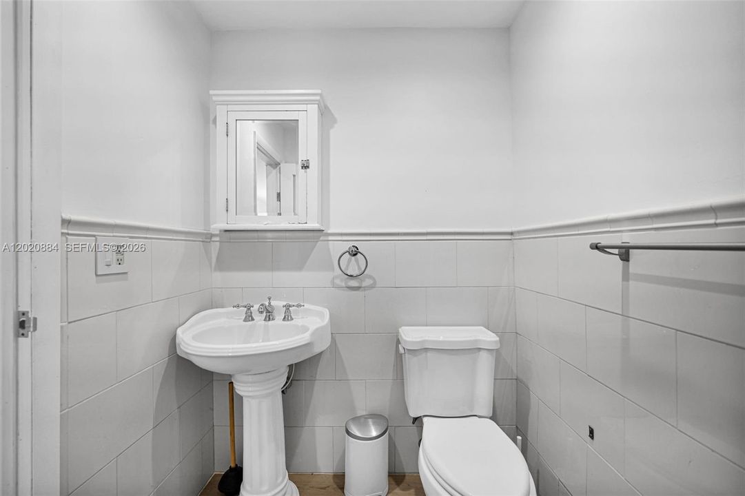 En Venta: $1,855,000 (4 camas, 3 baños, 2438 Pies cuadrados)