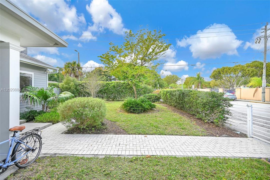 En Venta: $1,855,000 (4 camas, 3 baños, 2438 Pies cuadrados)