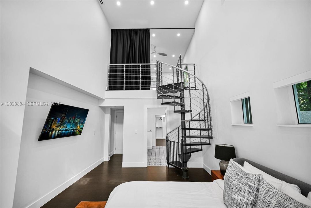 En Venta: $1,855,000 (4 camas, 3 baños, 2438 Pies cuadrados)
