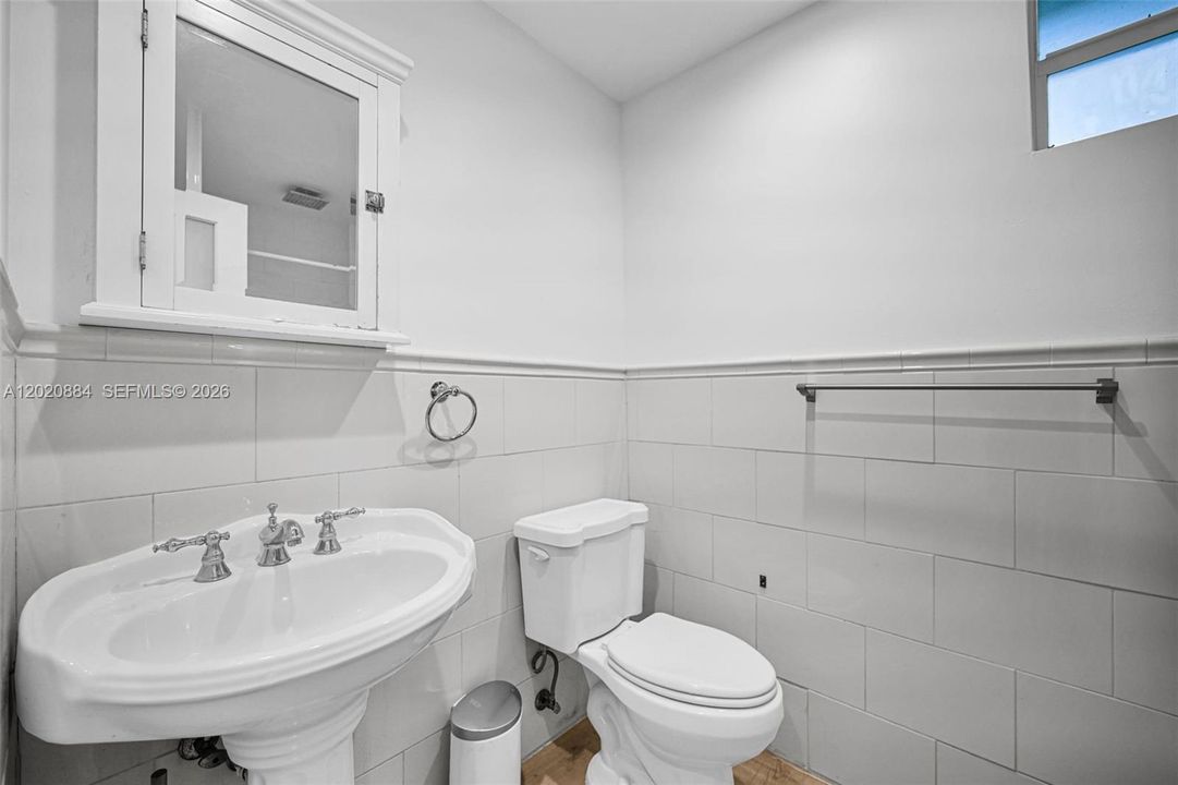 En Venta: $1,855,000 (4 camas, 3 baños, 2438 Pies cuadrados)