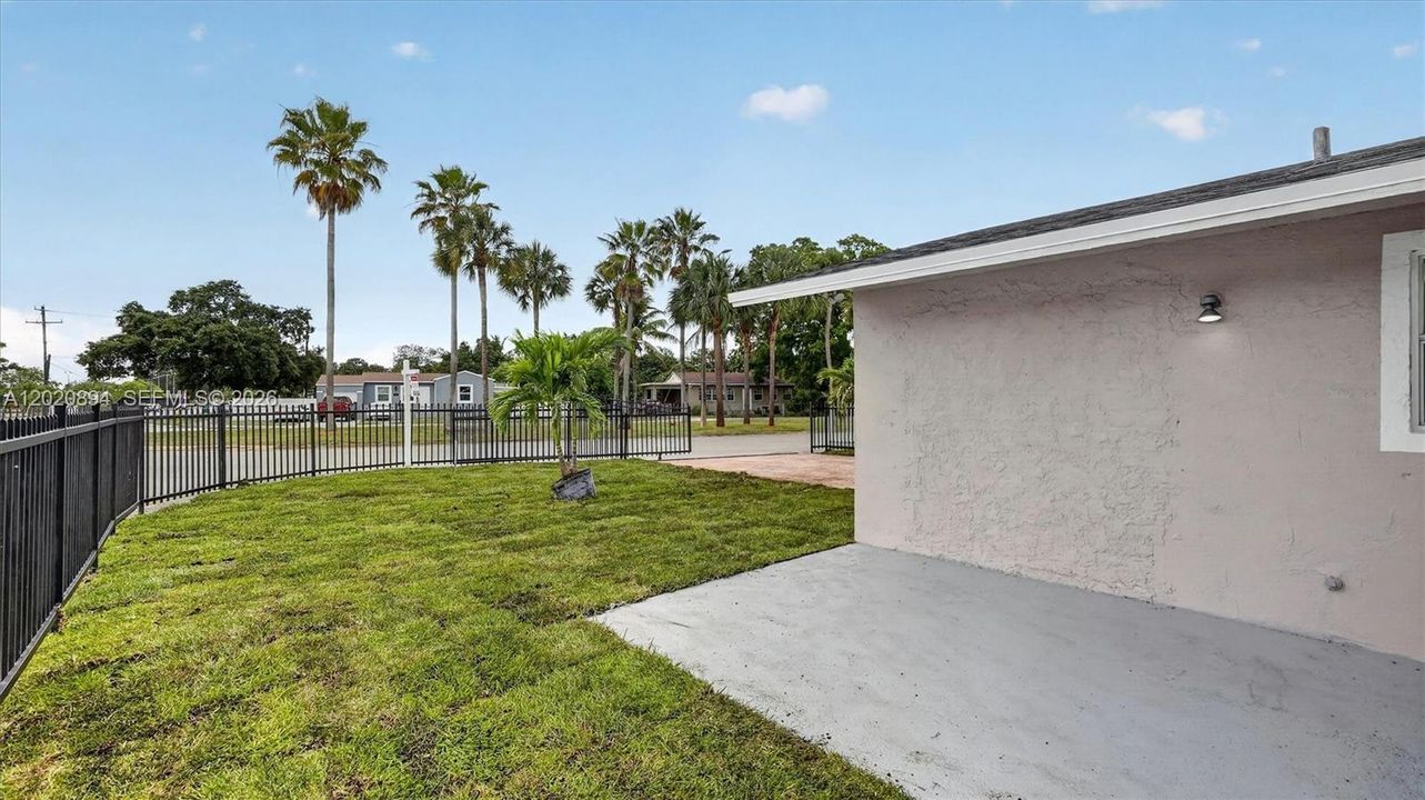 Active With Contract: $545,000 (4 beds, 2 baths, 1354 Square Feet)
