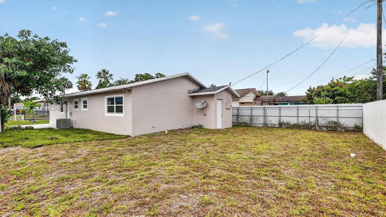 Active With Contract: $545,000 (4 beds, 2 baths, 1354 Square Feet)