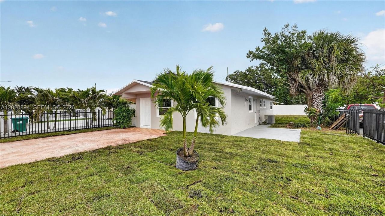 Active With Contract: $545,000 (4 beds, 2 baths, 1354 Square Feet)