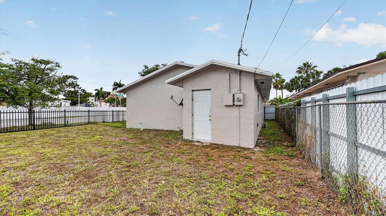 Active With Contract: $545,000 (4 beds, 2 baths, 1354 Square Feet)