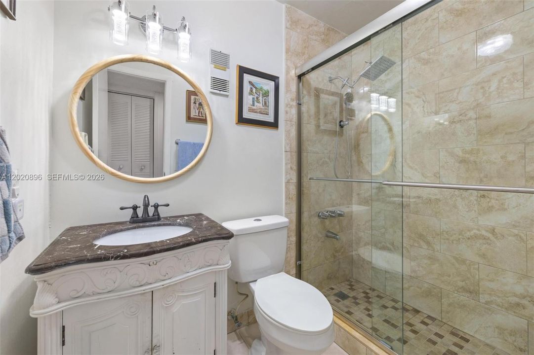Active With Contract: $229,950 (2 beds, 2 baths, 870 Square Feet)