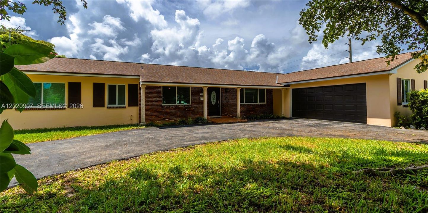 Недавно арендовано: $6,500 (4 спален, 2 ванн, 2340 Квадратных фут)