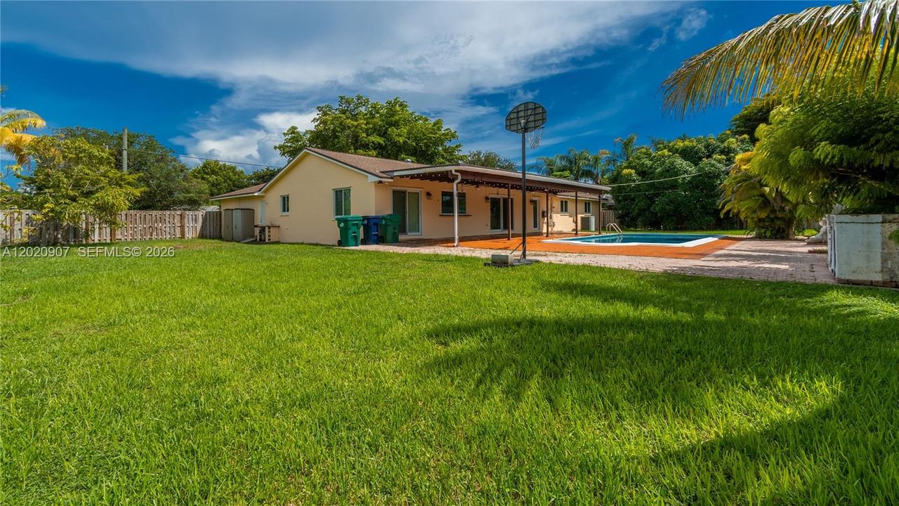 Недавно арендовано: $6,500 (4 спален, 2 ванн, 2340 Квадратных фут)
