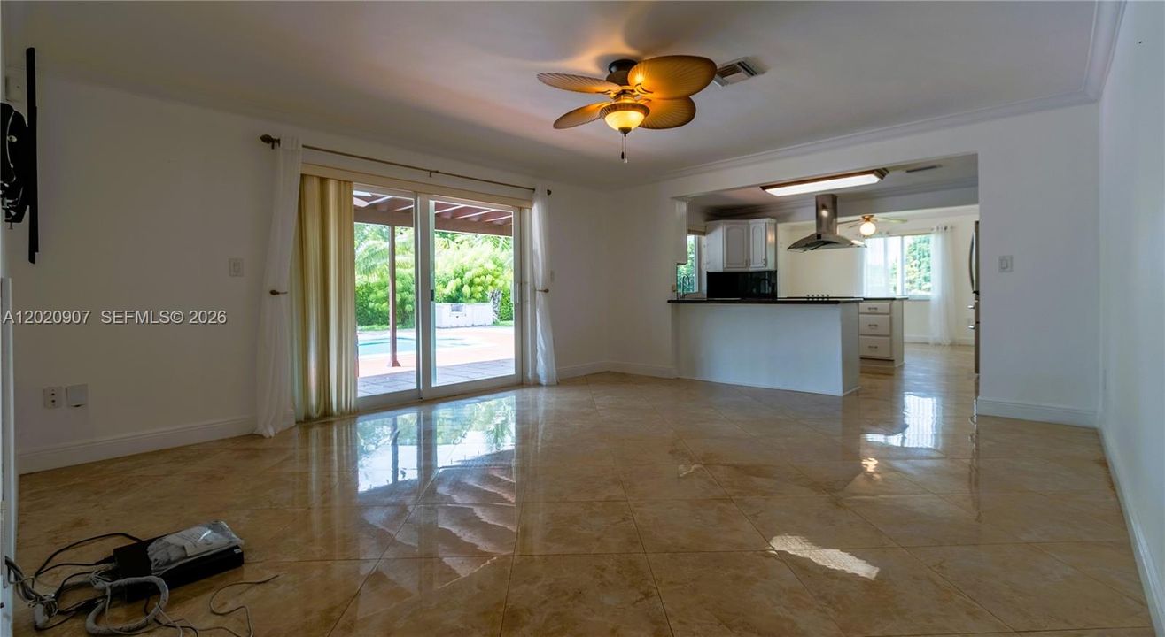 Недавно арендовано: $6,500 (4 спален, 2 ванн, 2340 Квадратных фут)