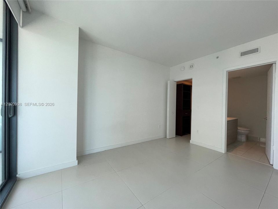 For Rent: $4,600 (2 beds, 2 baths, 961 Square Feet)