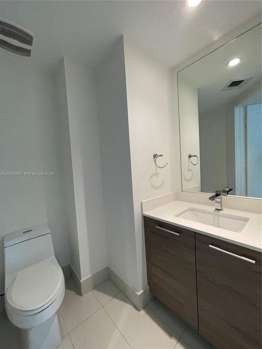 For Rent: $4,600 (2 beds, 2 baths, 961 Square Feet)