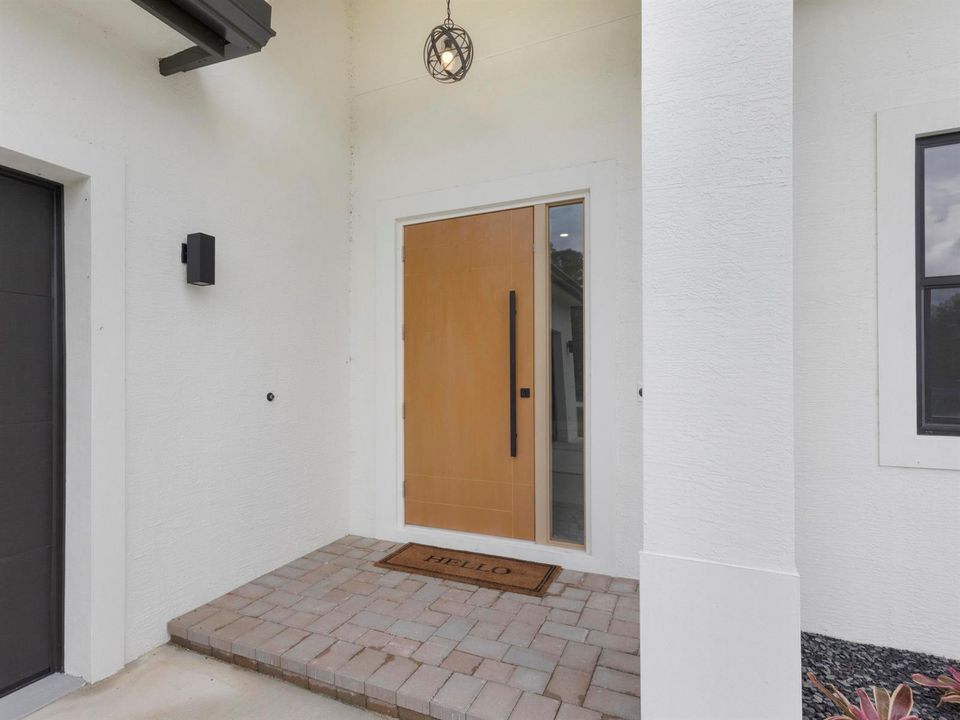 8-entry_porch