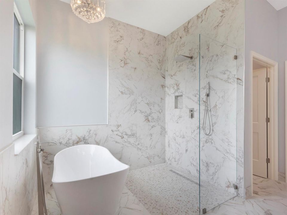 30-primary_bathroom_3