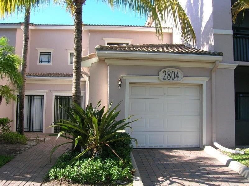 Townhome w/ Garage