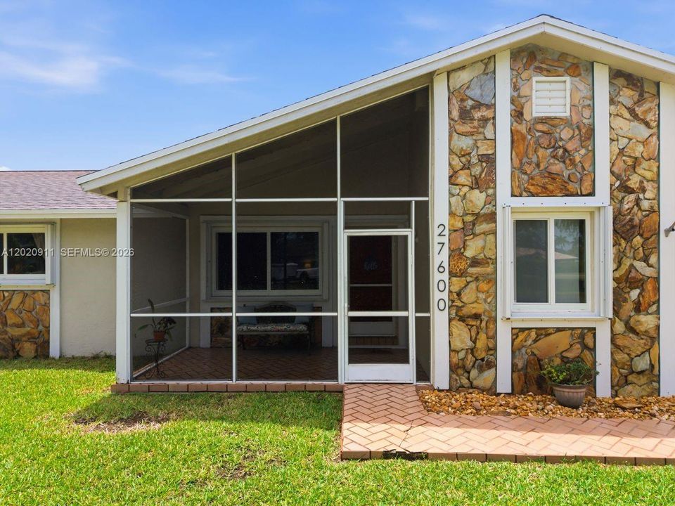 Active With Contract: $700,000 (3 beds, 2 baths, 2225 Square Feet)